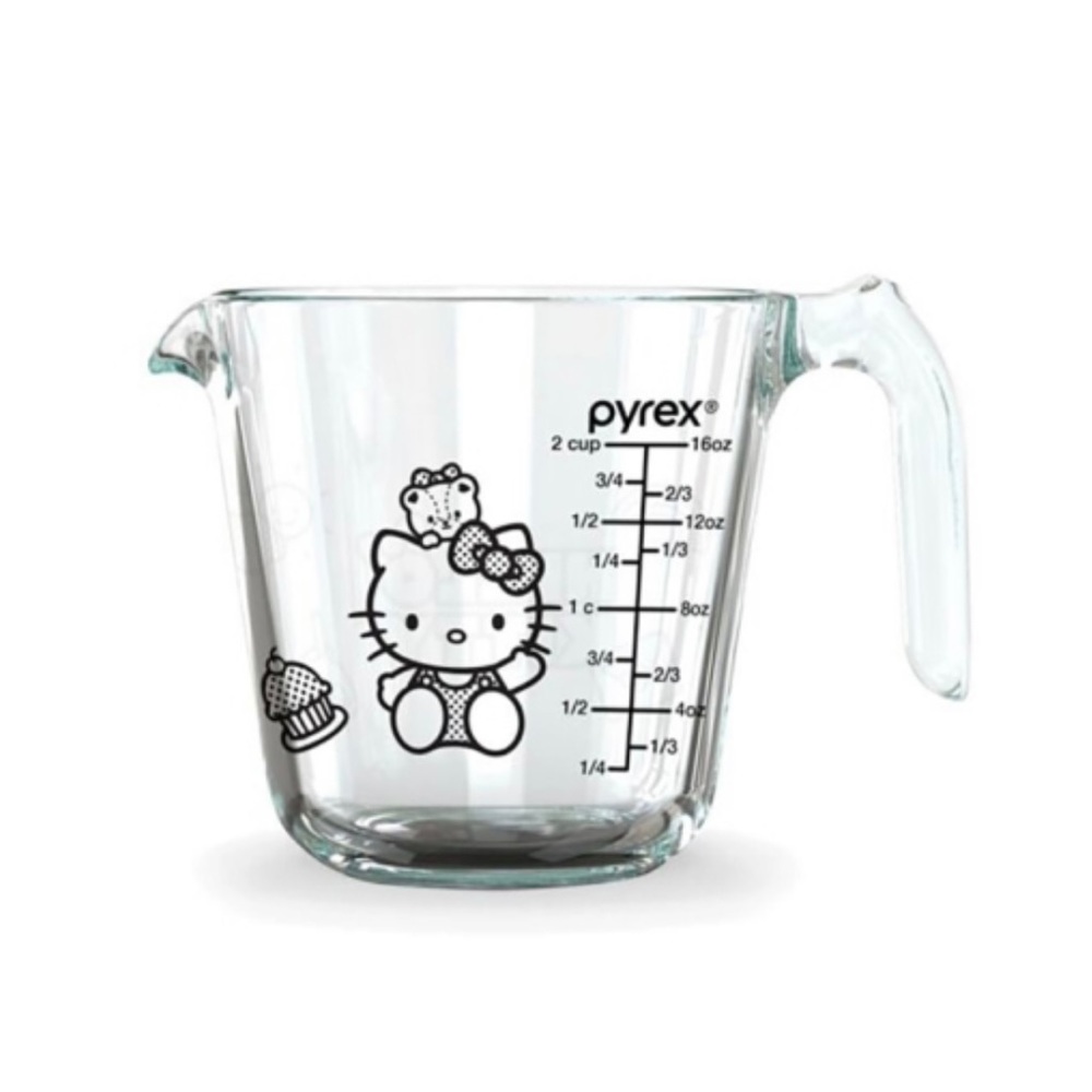 New 2022 Hello Kitty Pyrex glass 2 cup measuring cup. Black & white.